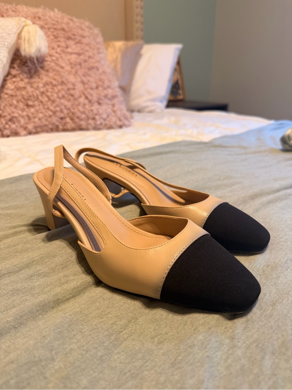 Women’s Two-Tone Slingback Pumps — Black & Tan FIT SIZE 8